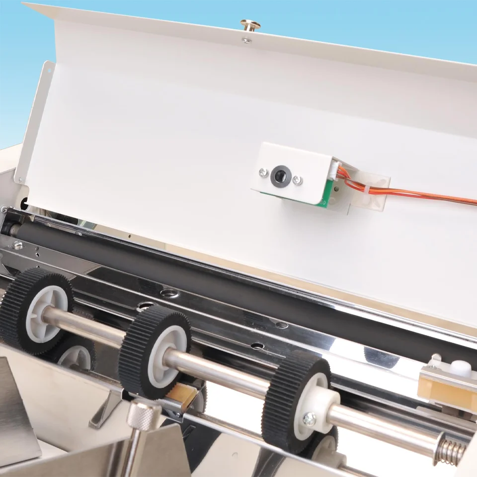 Detalle de la Dobladora de papel MBM 508A